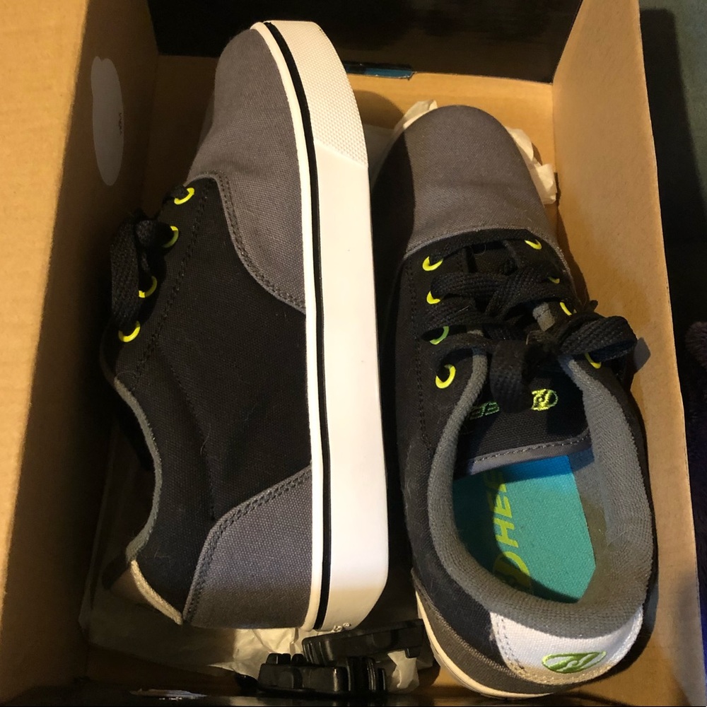 Heelys boys youth size 6